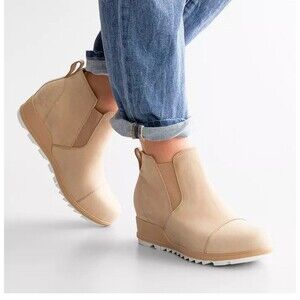Sorel Womens Evie Bootie  8 Canoe Nubuck Pull On Gore Panel Neutral  Waterproof